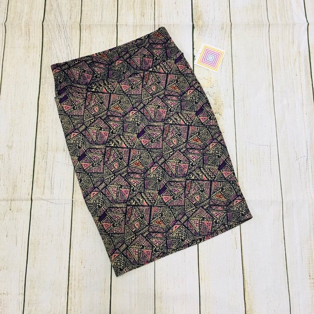 LuLaRoe Cassie Skirt - Size M - NWT